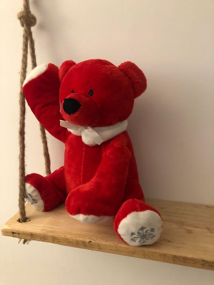 Ours en peluche rouge parfait état  Trentaine de centimètre  Nocibe - photo numéro 2