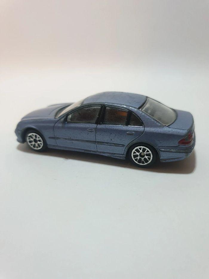 RealToy Mercedes Benz Classe E 55 AMG Bleu Argent - 1/61 - photo numéro 10