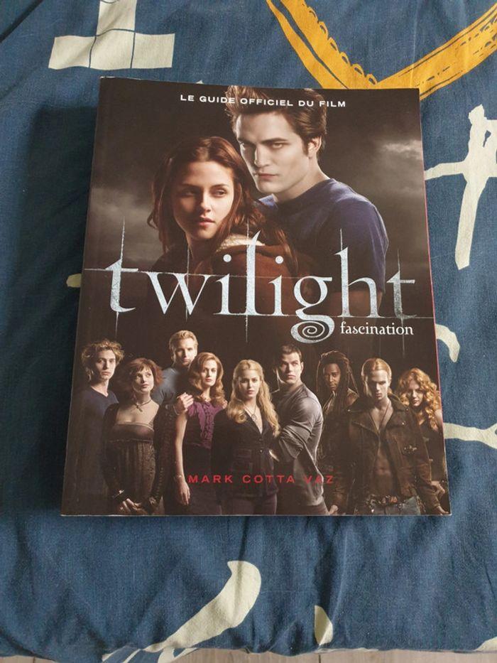 Lot de 3 guides officiels du film Twilight - photo numéro 1