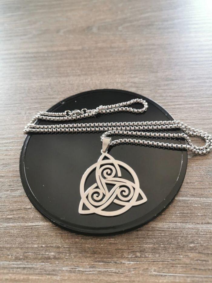 Collier et pendentif spirituel le triskell noeud celtique - photo numéro 2