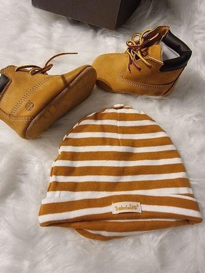 NEUFS!!!! 🤩🤎🤎🤎 SUBLIME ensemble chaussures  pointure 17 et bonnet TIMBERLAND    mixte🤎🤎🤎🤎 - photo numéro 2