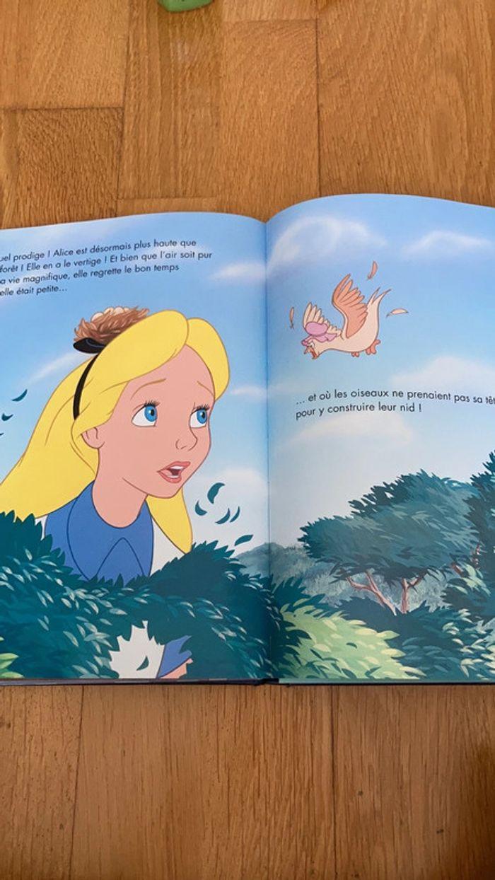 Livre Disney Alice au pays des merveilles - photo numéro 2