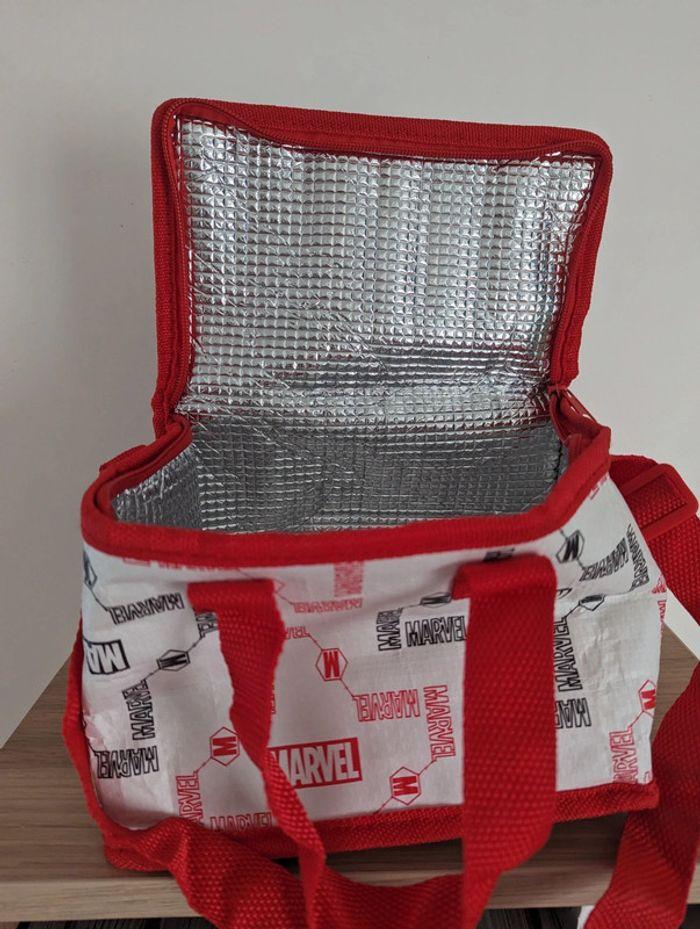 Petit sac réfrigérant Marvel - photo numéro 6