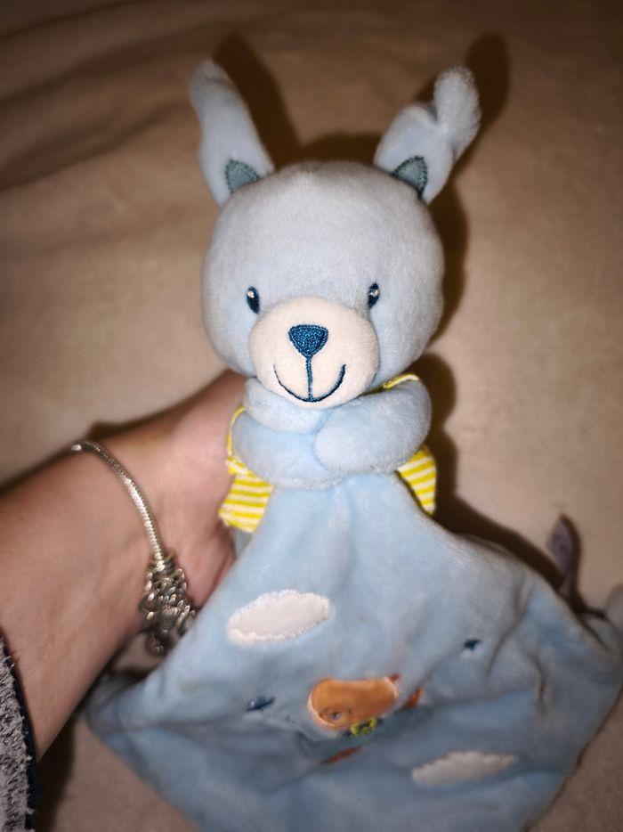 Doudou mignon lapin bleu mouchoir brodé avion Pommette - photo numéro 6