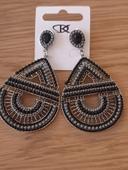 Boucles noires neuves