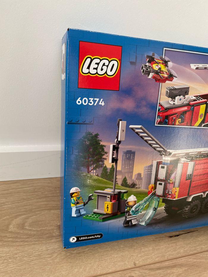 LEGO City 60374 Le camion d’intervention des pompiers - photo numéro 4