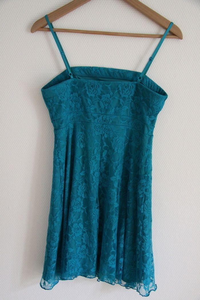 Robe en dentelle turquoise flashy H&M coupe babydoll / taille empire - photo numéro 2