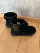 bottines noires ugg