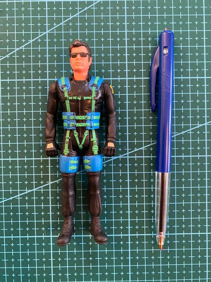 Figurine Jurassic Park 2 The Lost World - Flying Glider Ian Malcolm - Kenner 1996 JP 90s toys - photo numéro 3