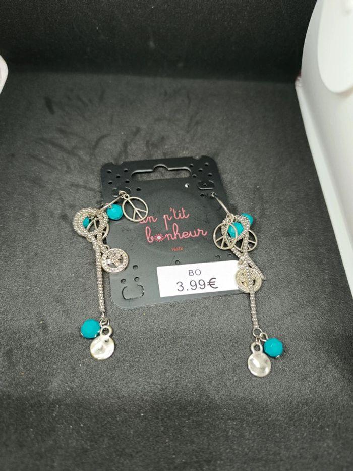 Boucles d'oreilles neuves