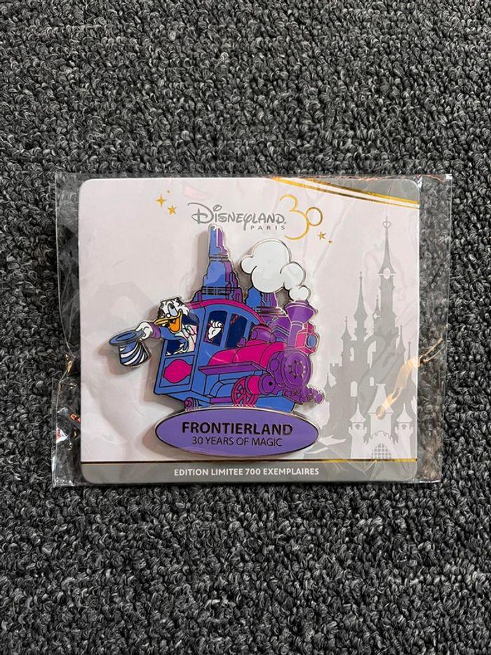 Pin’s picsou frontierland 30 ans Disney