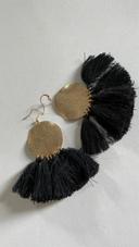 Paire de boucles d’oreilles or et noir