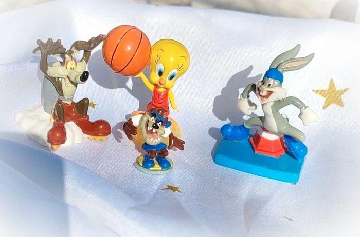 Figurine Looney Tunes cartoon Warner coyotte bugs rollers Bunny titi basket taz skate space - photo numéro 4