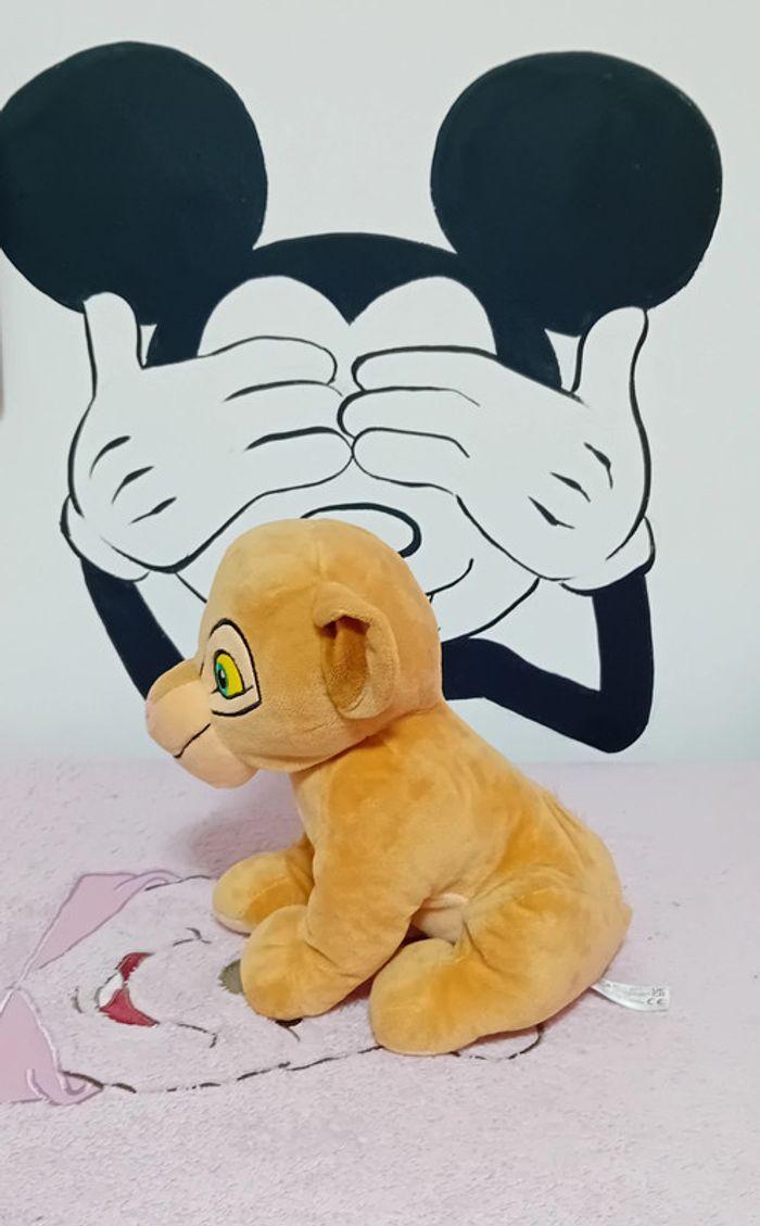 Peluche Nala le roi lion Disney - photo numéro 2