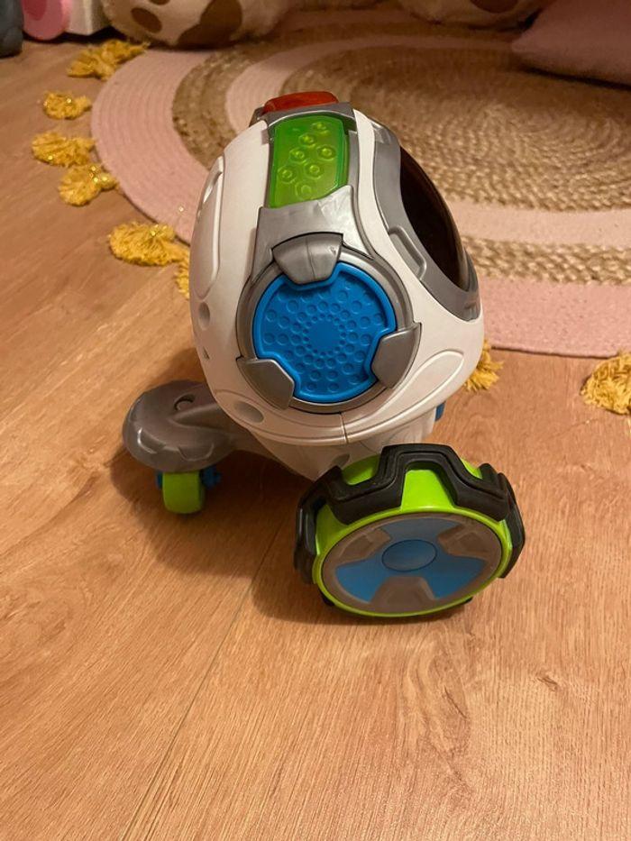 Jouer Movi le robot de Fisher Price - photo numéro 2