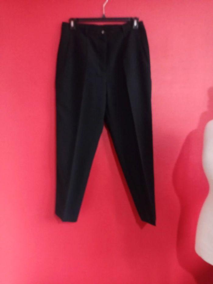 Pantalon femme noir taille 42. Très bon état - photo numéro 1