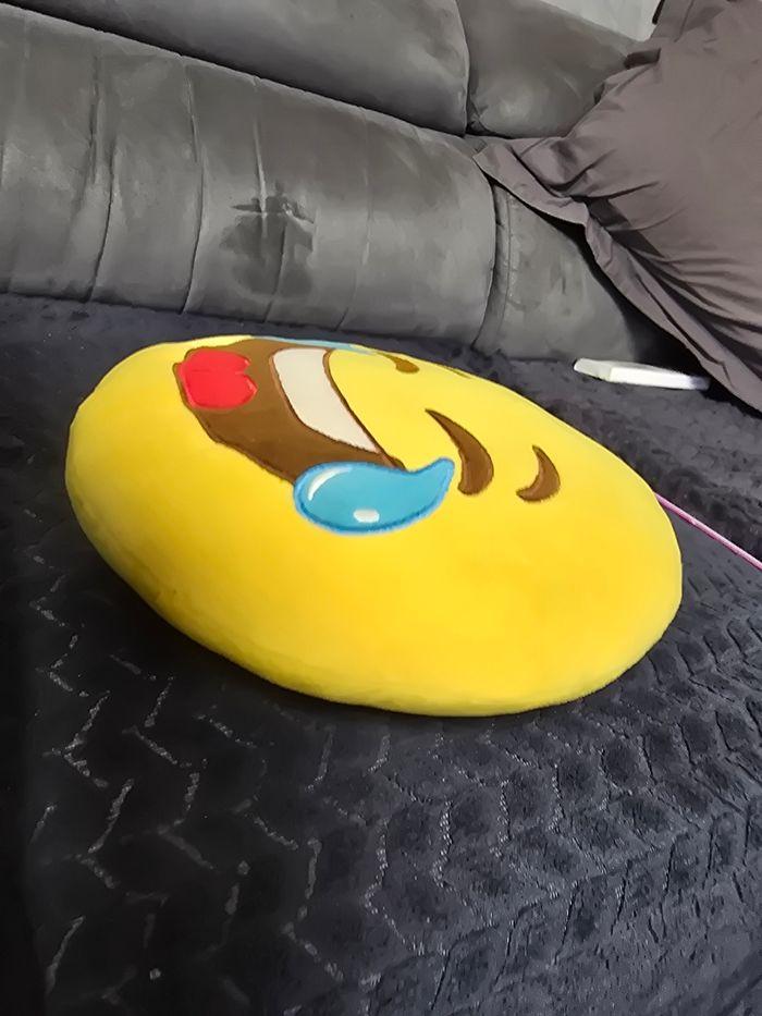 Coussin smiley - photo numéro 2