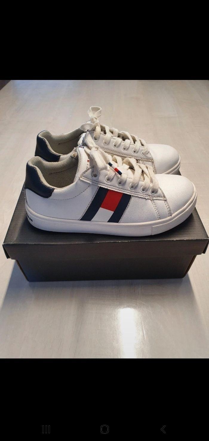 Sneakers Tommy Hilfiger 34 - photo numéro 1