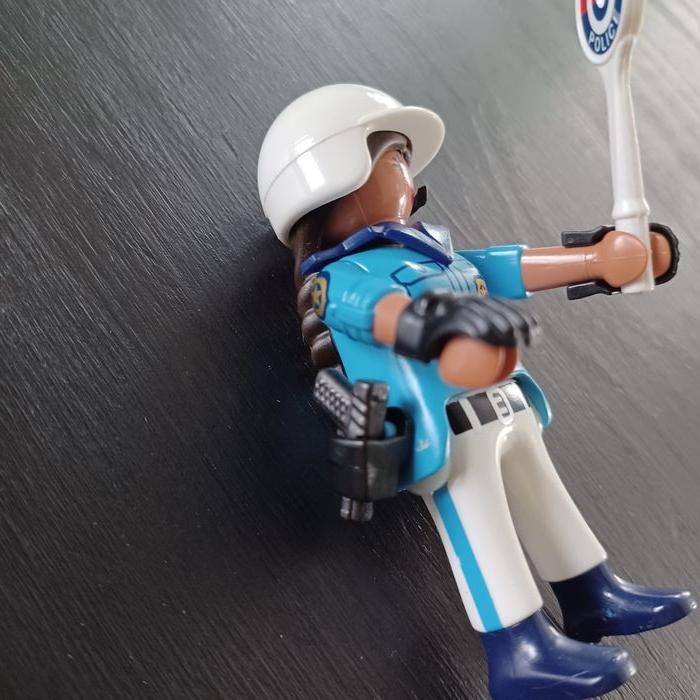 Lot playmobil 71092 policier et quad +autres policiers et moto - photo numéro 9