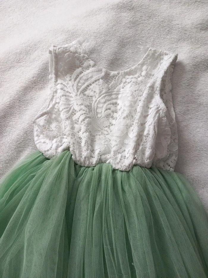 Robe cérémonie vert 6/7/8 ans avec couronne - photo numéro 3