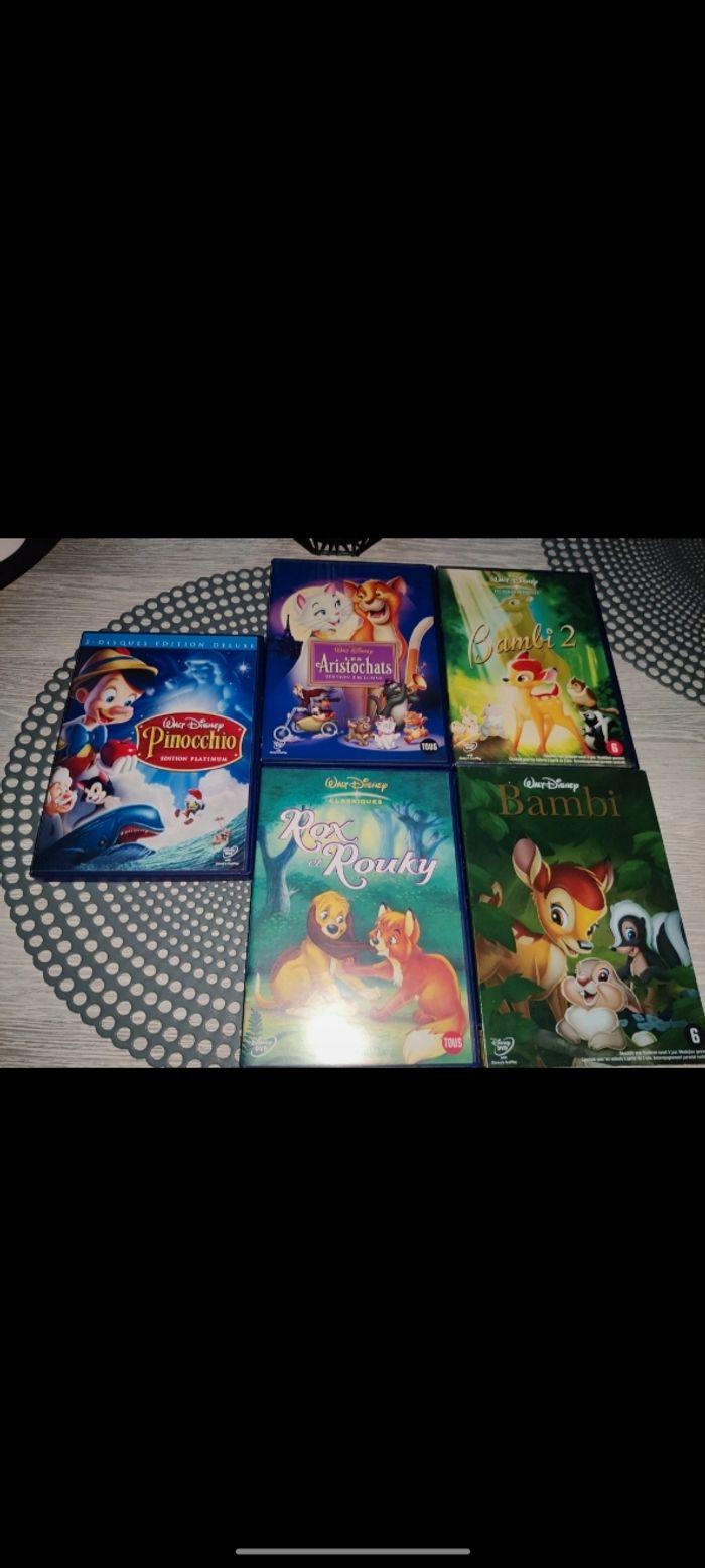 Lot de DVD Disney - photo numéro 1