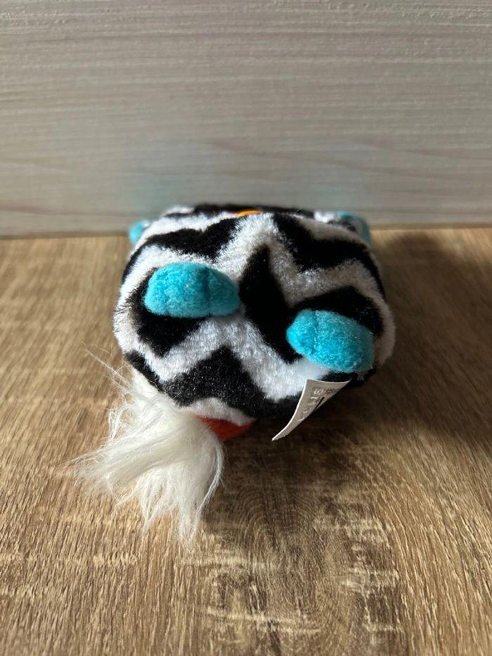 Petite peluche Furby tête orange, oreilles bleu, blanc avec rayure noir, très bon état - photo numéro 3