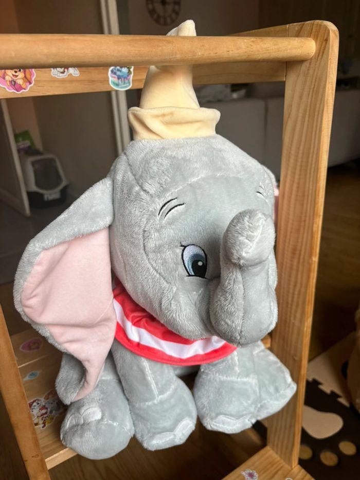 Peluche Dumbo comme neuve - photo numéro 2