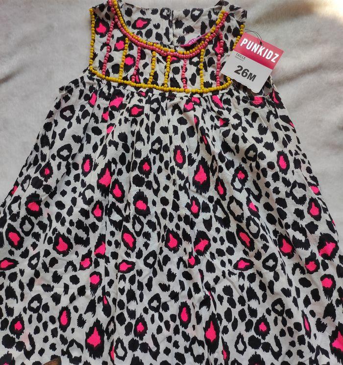 Lot d'une robe et combi short 2 ans - photo numéro 4