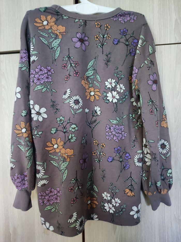 Pull taupe fleurs 8 ans h&m - photo numéro 5