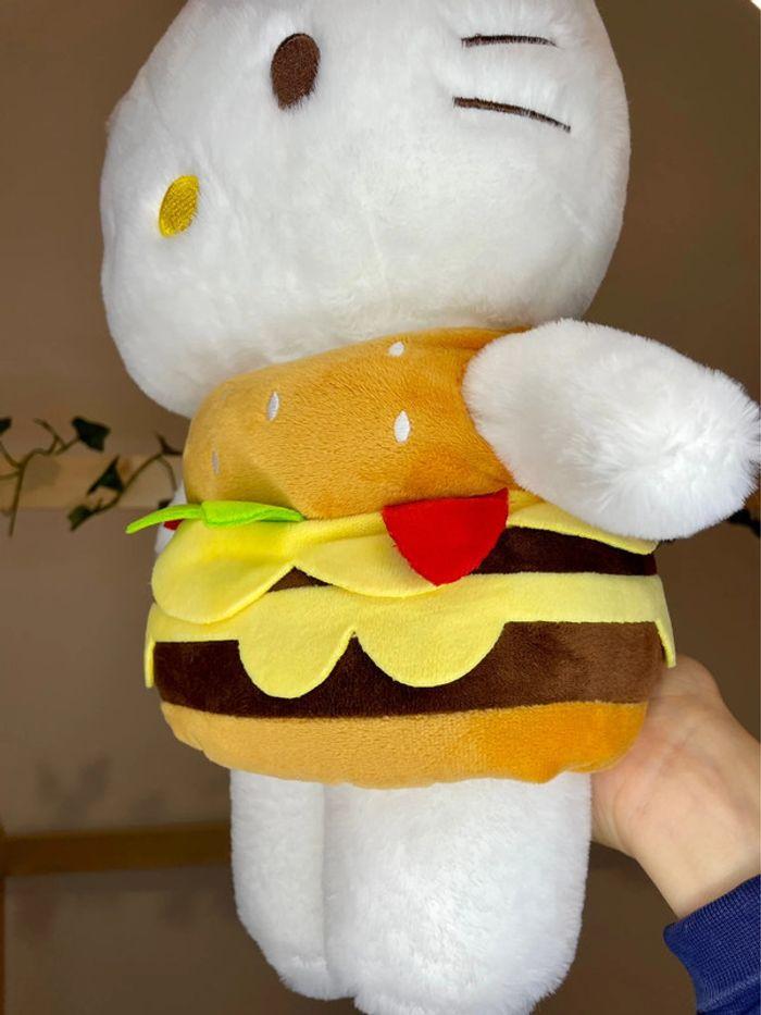 Peluche Hello Kitty déguisement Hamburger 🍔 - photo numéro 16