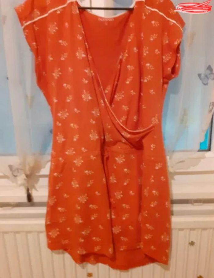 Robe orangé avec motifs fleurie taille M - photo numéro 2