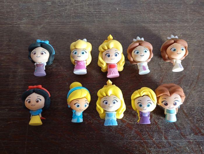 Figurines princesse Disney 🚨 bien lire - photo numéro 1