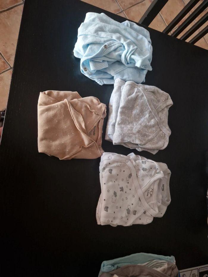 Vend lot de 10 body taille 1 mois manche longue - photo numéro 2