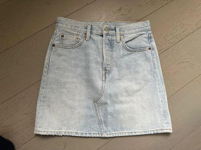 Jupe jeans levi’s premium T:27 (38) - photo numéro 2