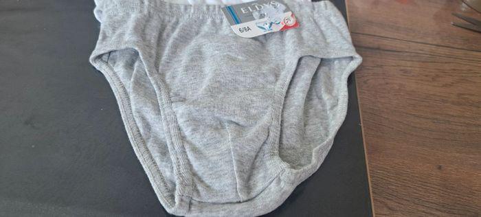 Lot de 2 slip neuf 6-8ans - photo numéro 1