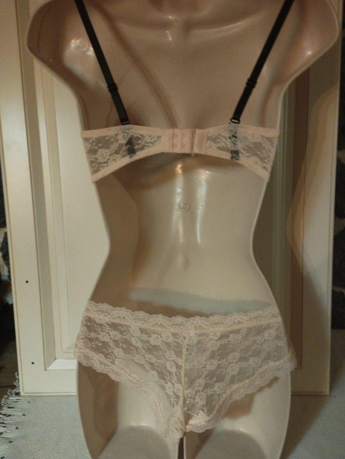 Ensemble de lingerie neuf avec armatures léger rembourrage 85 C et M pour le shorty - photo numéro 4