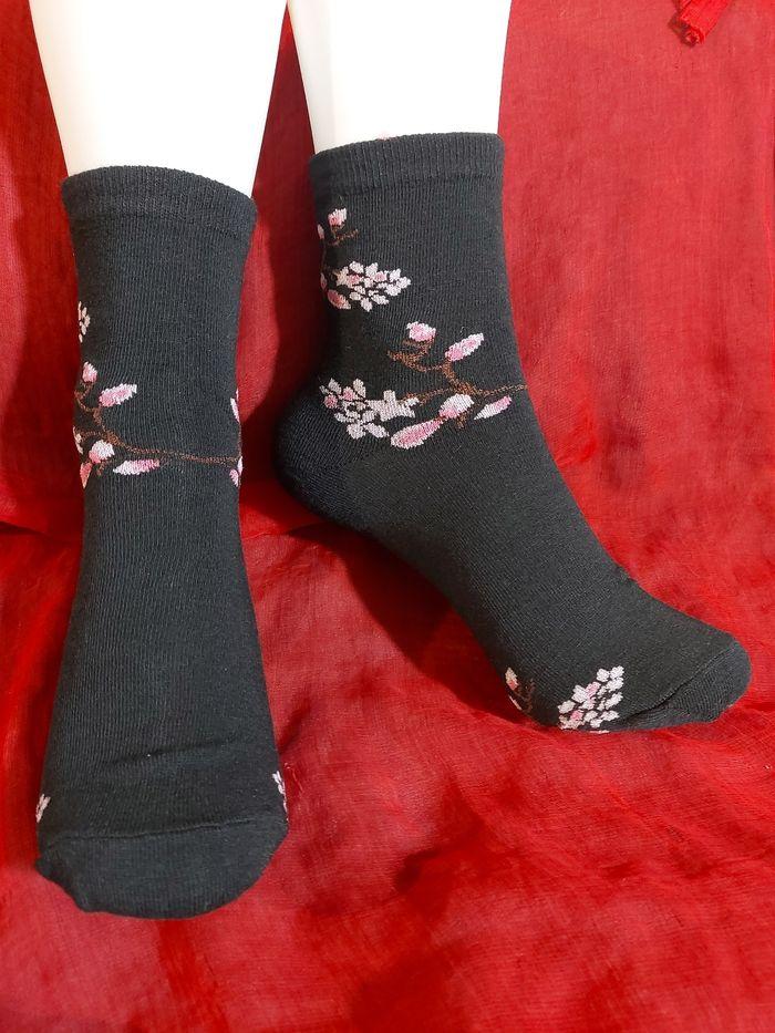 Lot de 5 paires de chaussettes élégantes thème fleuri - photo numéro 4