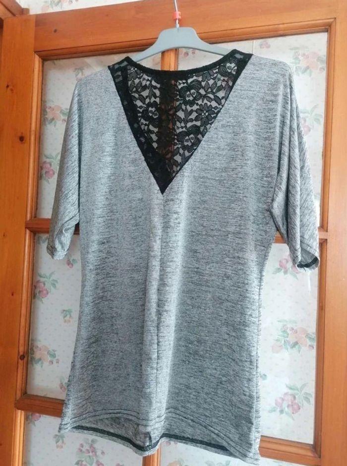 Blouse  manches 3/4 avec  dentelles  
 i.  Code  Y2k