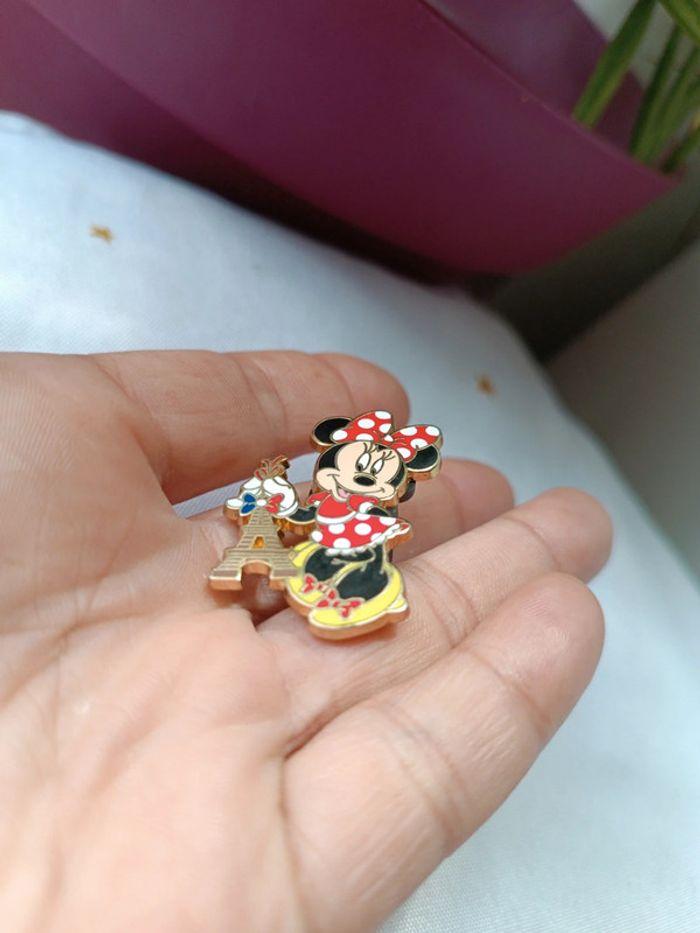 Pin's pins custom Minnie Mickey Disneyland Disney doré golden tour Eiffel tower robe rouge - photo numéro 11