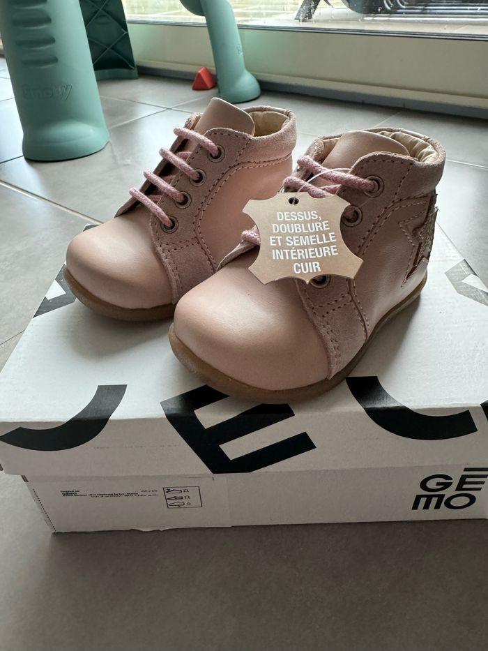 Chaussures bebe 18 neuves - photo numéro 1