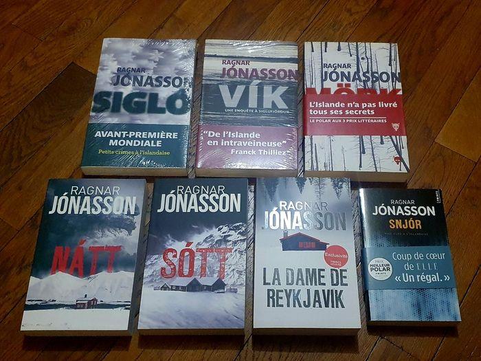 Lot de 7 livres policiers Islandais Ragnar Jónasson - photo numéro 1