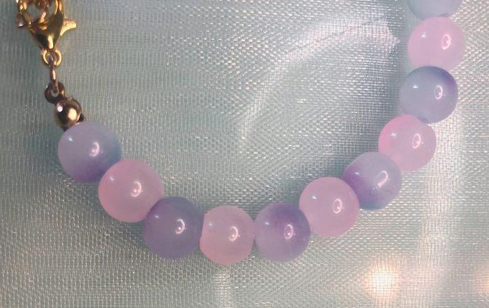 Bracelet avec perles en verre 8mm – Violet et Rose - photo numéro 4