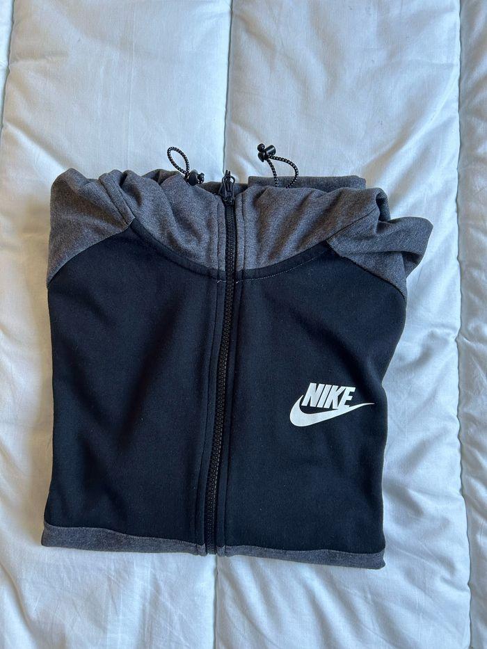 Veste sport Nike - photo numéro 1