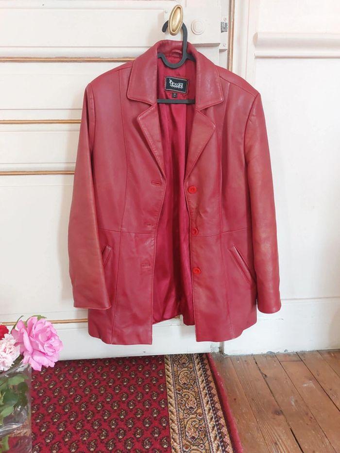 Manteau en cuir rouge - photo numéro 2