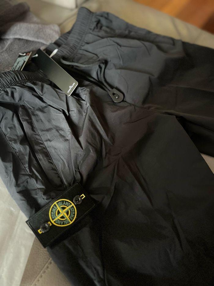 Short stone island taille M - photo numéro 2