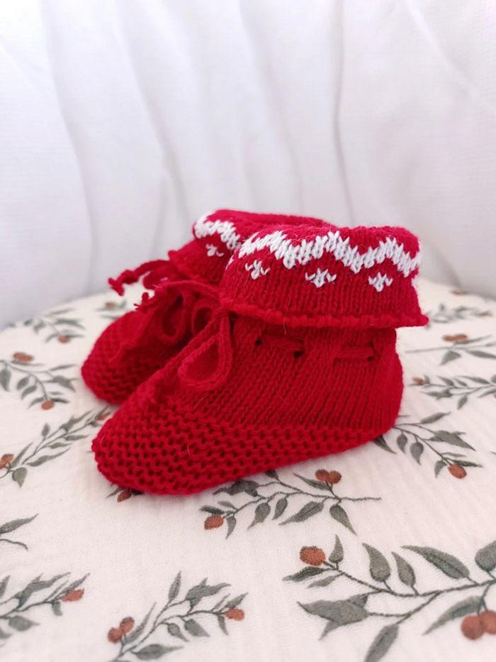 Chaussons maille rouge/blanc motifs 0/1 mois - photo numéro 1