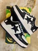 Baskets basses A Bathing Ape Bape Sta Low Enlarged M2 noir et blanche