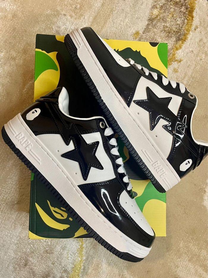 Baskets basses A Bathing Ape Bape Sta Low Enlarged M2 noir et blanche - photo numéro 1