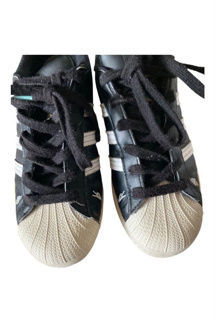 Basket Adidas superstar noire édition limitée pointure 38,5 bon état - photo numéro 7