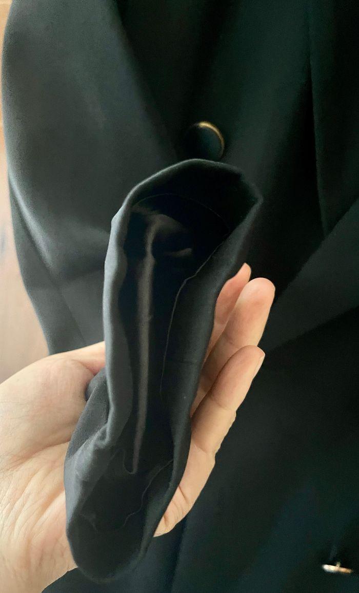 Veste longue satinée à boutonnage croisé noir - photo numéro 4